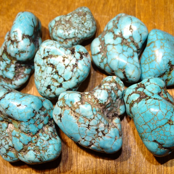 Howlite 'teinté turquoise', perles XXL brutes, de 20 à 40 mm, pour bracelet, ou collier. Vendu à l'unité, très belle qualité !!!