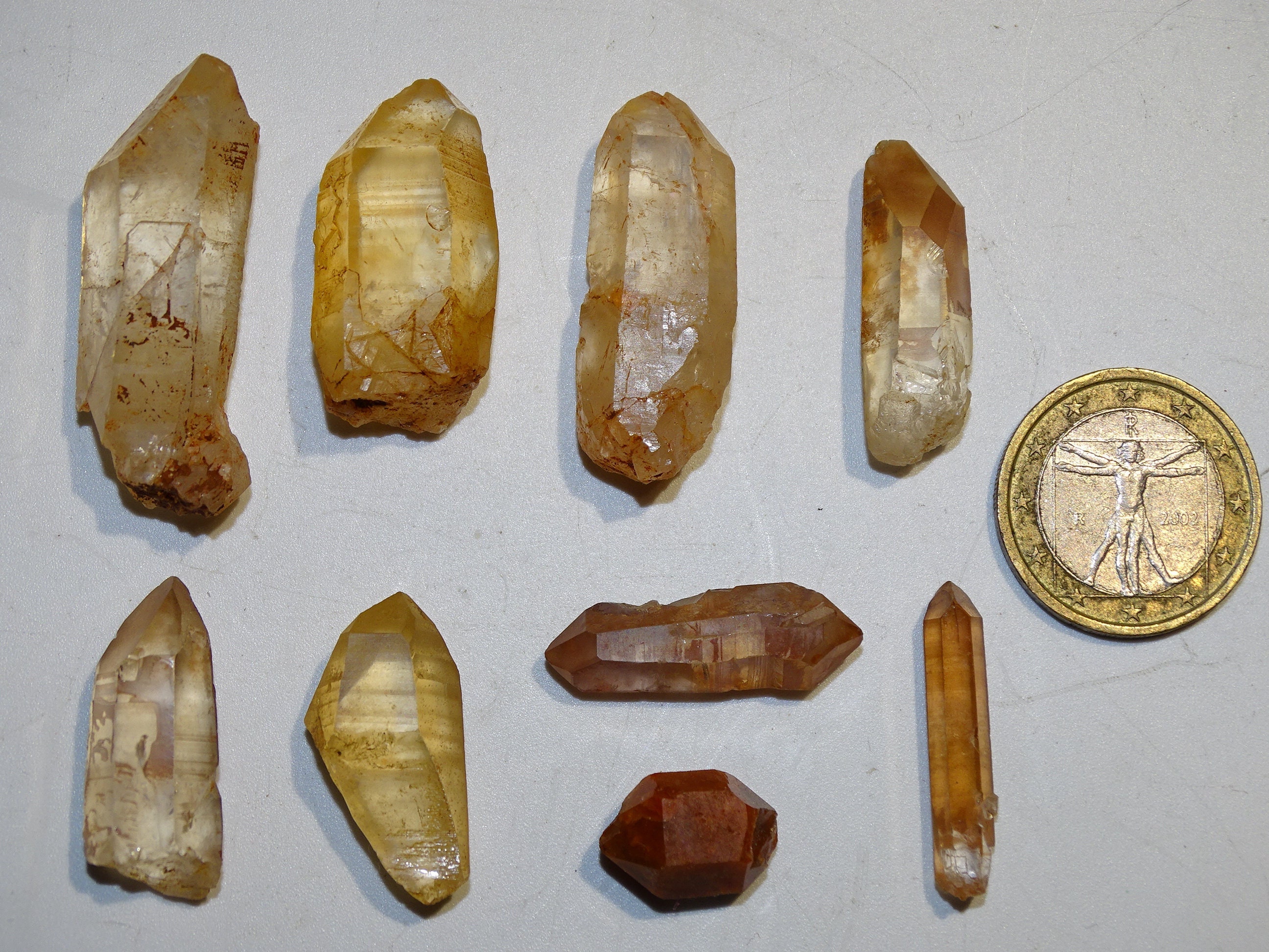 Cristal de Roche/ Quartz Hématome, Pointes Naturelles, Au Choix, Inclusions Rougeâtre Les Rendant Ra