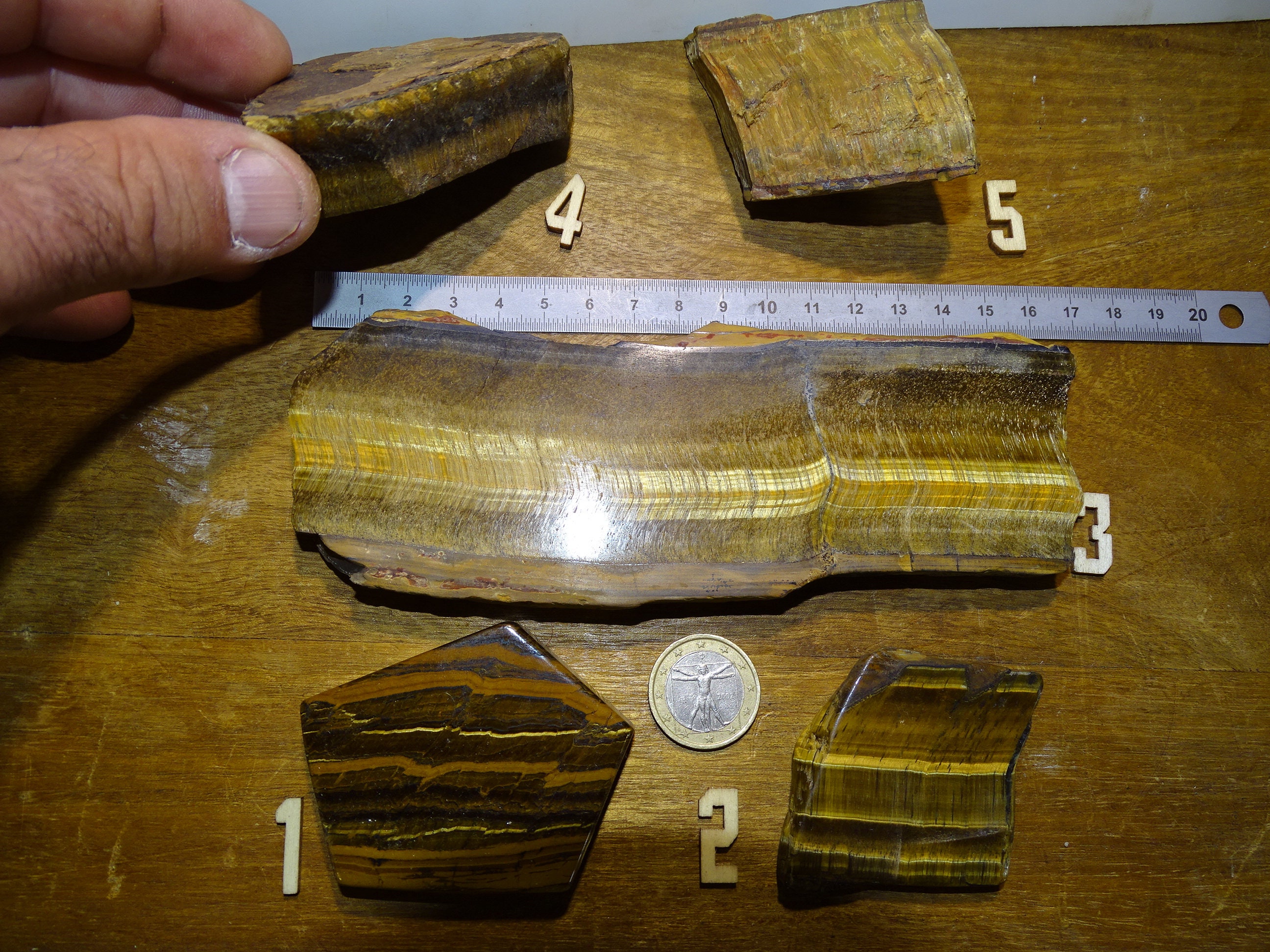 Sélection d'oeil de Tigre Très Belle Qualité en Formes Libres Brutes ou Polies. Pierre Haute Protect