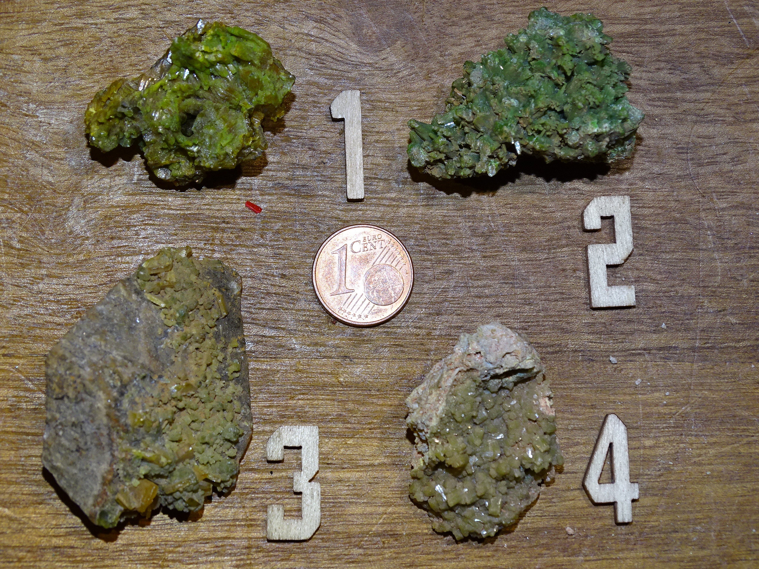 Pyromorphite, Bloc Naturel de 3x2, 5x2cm, 21/25 Gr. 4 Beaux Spécimens Au Choix, Beau Phénomène Crist