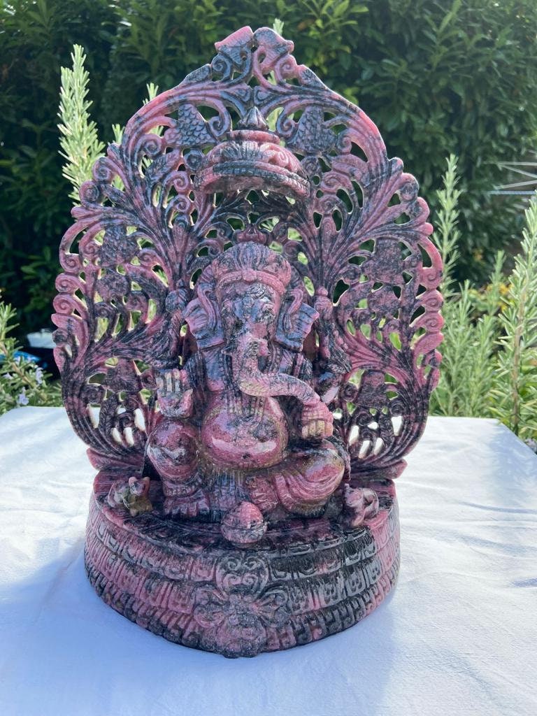 Ganesh Xl en Rhodonite, Sculpté à La Main Inde. 35X27X11 cm. 9 Kg 940. Pièce Exceptionnelle et Incro
