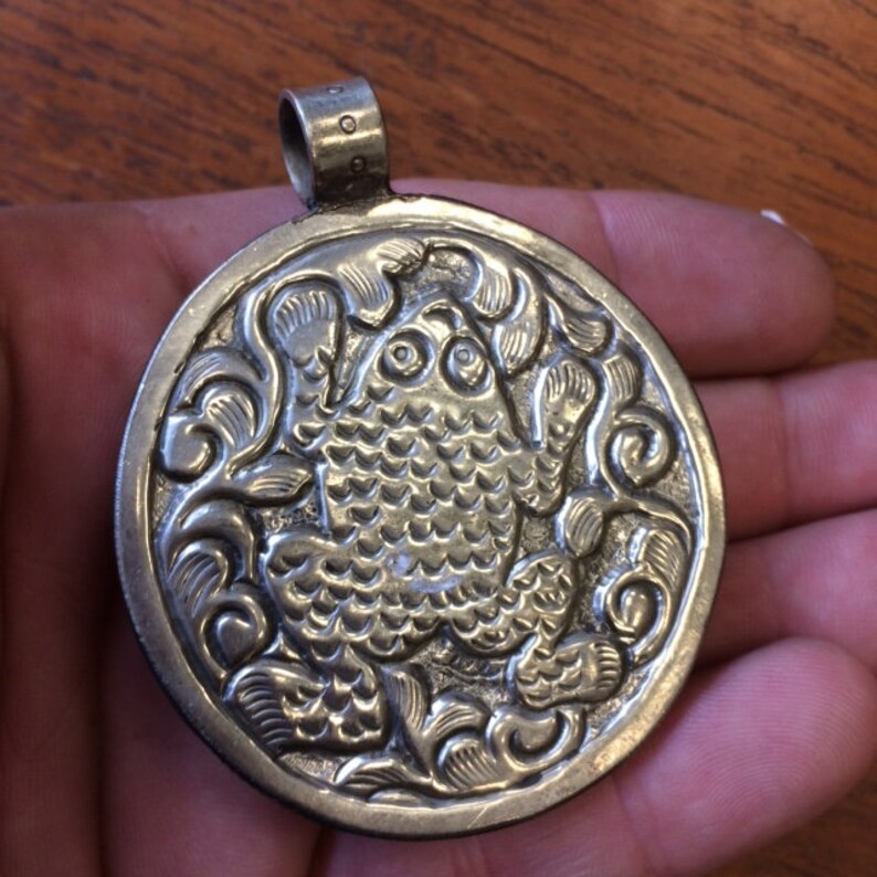 Very nice quality finish silver tone craft and traditional genuine semi precious stone! Selection of the Nepal pendants