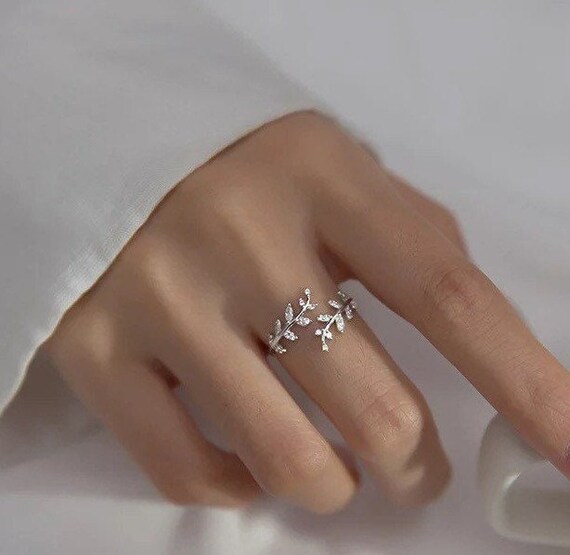 Flower clearance shape ring