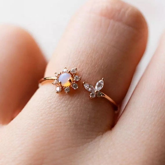 Amazon.com : Fingernails Ring for Women and Girls, Rhinestones Nail Ring,  Delicate Nail Cover Ring, Nail Art Charm Decoration Ring, Manicure Ring,  Nail Art Accessory(3054Gold) : Beauty & Personal Care