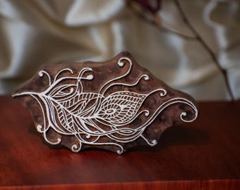 Sello de madera con forma de enredadera de plumas tallado a mano para impresión en tela, cerámica y manualidades.