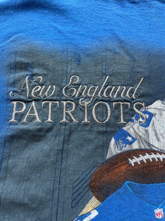 Vintage 90s New England Patriots Embroidered Tee - image 2