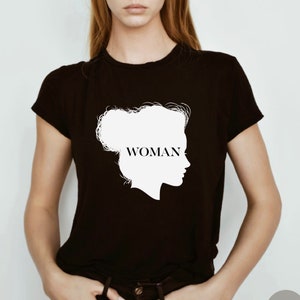 女性用Tシャツ、女性エンパワーメントシャツ、ガールTシャツ、女性用グラフィックTシャツ、ブラックホワイト、ガールパワー、モダンデザイン、ミニマリスト、レディ