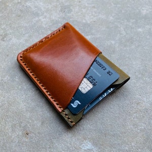 Portefeuille en cuir fait à la main, portefeuille personnalisé, portefeuille mince personnalisé, cadeau de Noël pour lui, cadeau de garçon d’honneur, portefeuille de poche avant