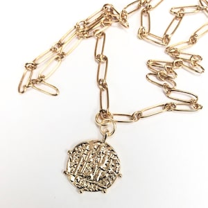 Gold Plated Medallion Pendant Necklace: Antique Style Chain