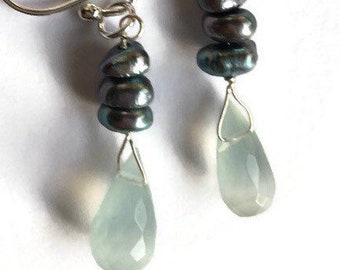 Chalcedony and pearl earrings