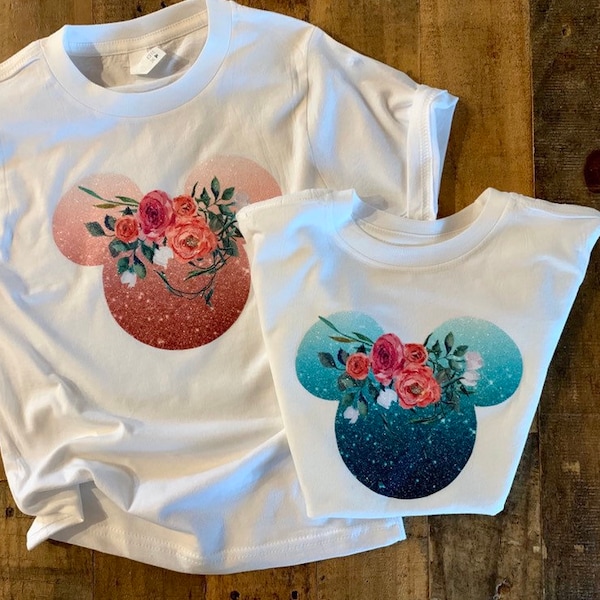 Camiseta floral Disneyland, camiseta de Minnie Mouse, camiseta Disney para mujer, camisetas Disney para mujer, camiseta Disney con flores y jardín y brillantina.