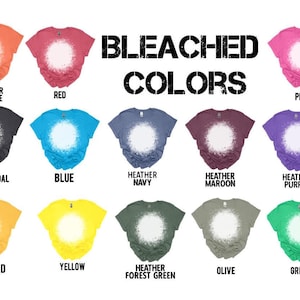 K&ouml;nnte beinhalten: Ein Diagramm mit 12 verschiedenen gebleichten T-Shirt-Farben mit einem wei&szlig;en Kreis in der Mitte jedes Shirts. Die Farben sind: Orange meliert, Rot, Pink, Anthrazit, Blau, Marineblau meliert, Rotbraun meliert, Lila meliert, Senf, Gelb, Gr&uuml;n meliert, Oliv und Gr&uuml;n. Der Text "BLEACHED COLORS" befindet sich in der Mitte des Diagramms.