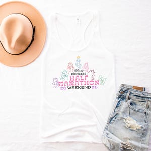 Canotta corta Princess Marathon, maglietta Ariel per neonato Disney Run Half 13, canotta da gara, weekend della maratona 2025, maglietta con la principessa che corre White tank top