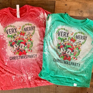 chemise de fête très joyeux Noël, chemises disney famille Noël, chemise Noël disney, chemise très joyeux Noël, chemise vacances 2024