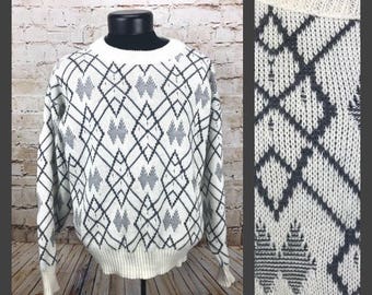 Vintage geometric sweater Men's Sweater - Abstract Geometric Sweater - Tribal Sweater - Ted McGill Sweater - 80's 90's Gray and White Pullov