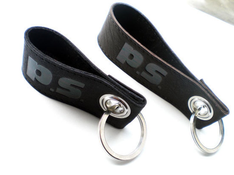 customizable leather keychain image 1