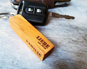 Key ring made of wood with desired engraving family, happiness, love, individualized at home, gift man, father,