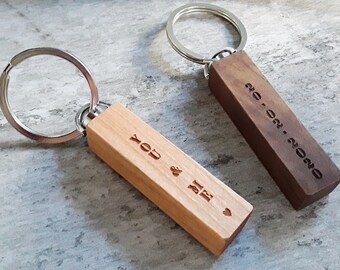 Schlüsselanhänger Holz "you&me" Geschenk mit Wunschdatum, Jahrestag, Hochzeitstag