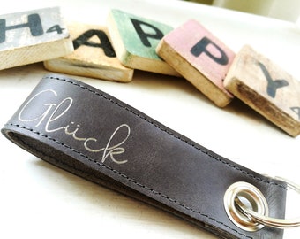 Key ring made of leather "Happiness lives here" - the beautiful gift for moving in, moving, buying a house, building a house, topping-out ceremony