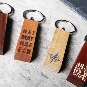 Personalized wooden keyring with your own text image 2