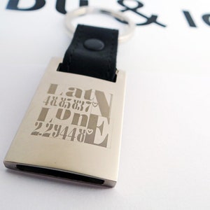 Keyring in leather with engraving, customizable coordinates image 1