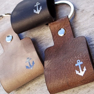 Anchor leather keychain image 1
