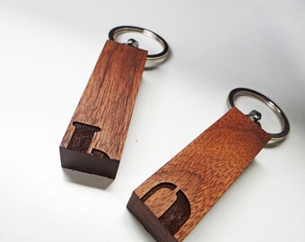 Key ring made of wood "puzzle"