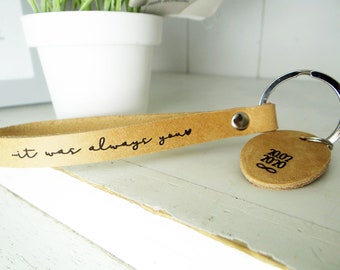 Valentine's day keychain made of leather personalized with text of your choice