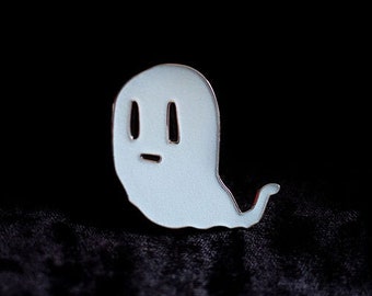 Pin de esmalte fantasma que brilla en la oscuridad: un pin de solapa espeluznante para Halloween