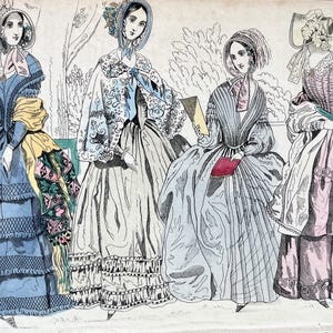 Grabado antiguo coloreado a mano de una placa de moda, circa 1840, mujeres, Imperio, historia de la vestimenta, vestuario, inspiración, arte, gorros, papel, damas