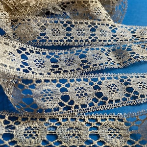 Adorno de encaje metálico antiguo/vintage, plateado y dorado, para vestuario, victoriano, eduardiano, textil, francés, inserción, costura histórica, vestuario