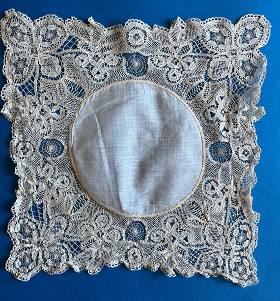 Antique Vintage Handkerchief with a Handmade Lace… - image 3