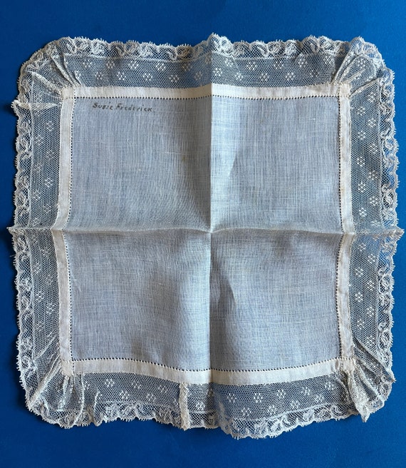 Antique Vintage Handkerchief with a Handmade Lace… - image 3