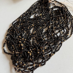 Mazzo di perline vintage (nere e alcune metallizzate, miste), nuove di zecca, in vetro, lotto grande, forniture per la creazione di gioielli, artigianato, cucito
