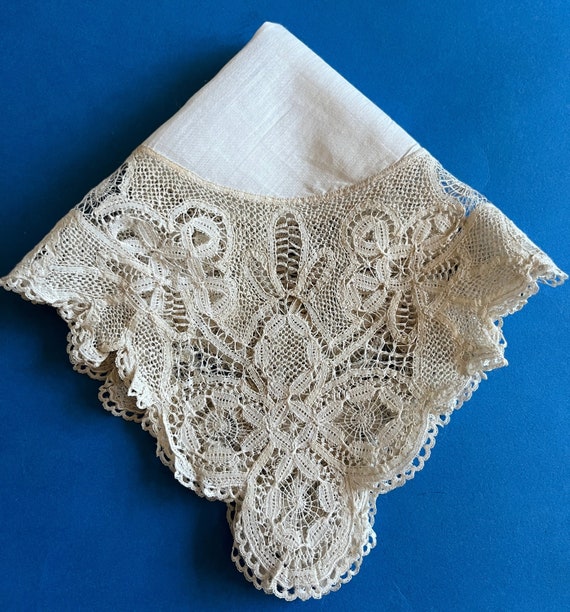 Antique Vintage Handkerchief with a Handmade Lace… - image 1