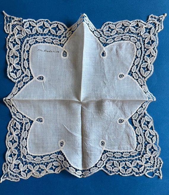 Antique Vintage Handkerchief with a Handmade Lace… - image 2