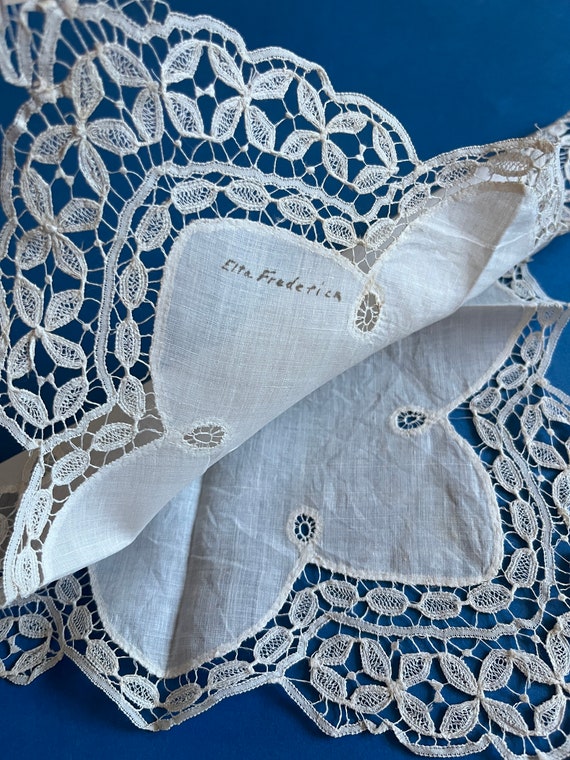 Antique Vintage Handkerchief with a Handmade Lace… - image 7