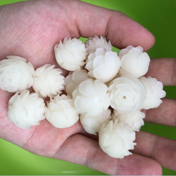 Natural Bodhi Seed  ,  2pcs White Jade Bodhi Seed Beads Carved Lotus  , Guru Bead  Pendant DIY Accessories Hand Chain Jewelry Findings 18mm