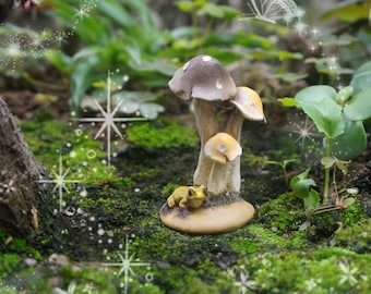 Fairies Miniature , 1set Tiny Mushroom with Frog , Fairy Garden Supplies Succulent Terraium DIY Accessories 5CM