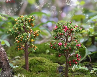 2 Stück Miniatur Baum mit rosa und gelben Früchten, Fairy Garden Zubehör Terrarium Figuren Puppenhaus Dekor DIY Zubehör