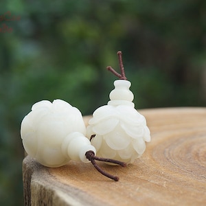 Natural Bodhi Seed Guru Beads ,   Bodhi Guru Bead Carved Lotus，1pcs White Guru Bead , DIY Accessories Jewelry Findings 3 Holes