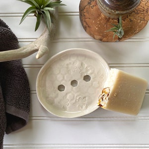 Bee Soap Dish, Self Care Gift, Bee Decor, Mom Gift, Farmhouse Pottery, Farmhouse Kitchen Decor, Pottery Soap Dish, Cottage Style, Vermont
