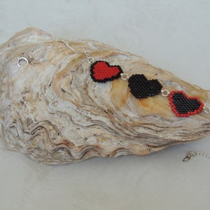 Bracciale cuore di perline a mano