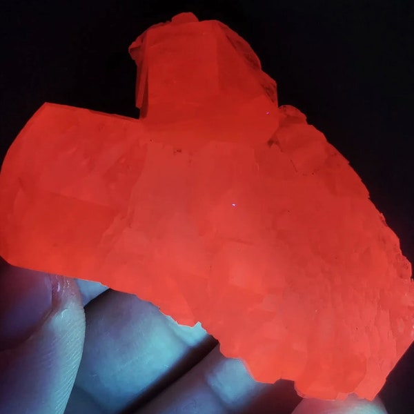 63g Pink Orange Clear Columnar Fluorescent Calcite