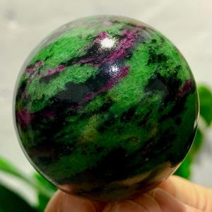 47mm 177g Fluorescent Ruby Zoisite Sphere