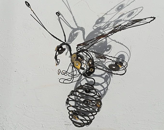 WASP - original wire sculpture by Ognyan Hristov