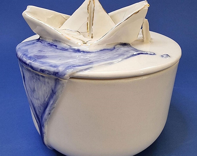 BOAT II - porcelain sculptural bowl by Zlatina Krusteva