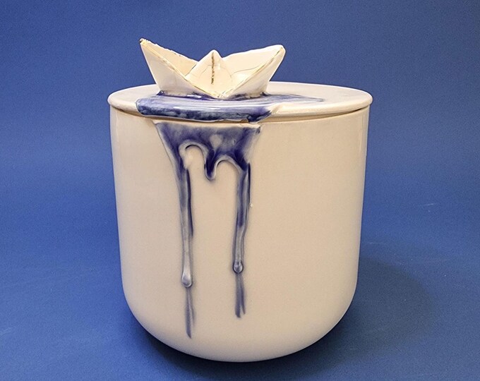 BOAT I - porcelain sculptural bowl by Zlatina Krusteva