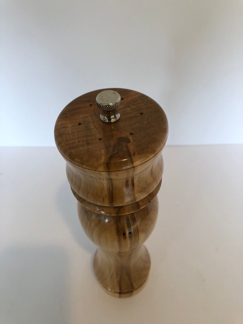 Two in one salt shaker and pepper mill
