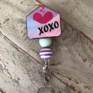 Valentinstag Abzeichen Spule * Herz Brief Brief Valentinstag einziehbar Abzeichenhalter * Medizinischer Badge Clip * Fun Badge Reel * Love Letter